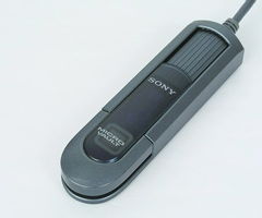 索尼MV隨身存指紋加密型64MB U盤 IT168經典圖賞與產品解析